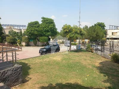 10marla park face plot available for sale bahria town