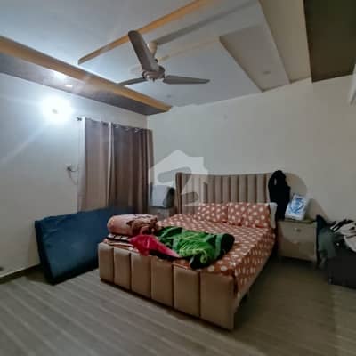 6 MARLA HOUSE FOR SALE IN MILITARY ACCOUNT MAIN COLLEGE ROAD LHR