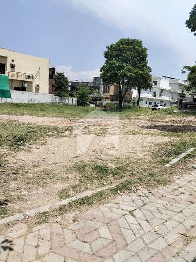 ڈی ایچ اے فیز 3 ۔ بلاک بی ڈی ایچ اے ڈیفینس فیز 3,ڈی ایچ اے ڈیفینس,اسلام آباد میں 2 کنال رہائشی پلاٹ 5.6 کروڑ میں برائے فروخت۔ ڈی ایچ اے فیز 3 ۔ بلاک بی ڈی ایچ اے ڈیفینس فیز 3,ڈی ایچ اے ڈیفینس,اسلام آباد میں 2 کنال رہائشی پلاٹ 5.6 کروڑ میں برائے فروخت۔