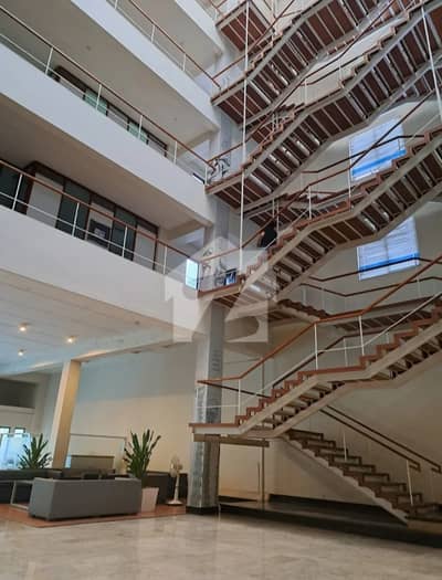 شاہراہِ فیصل کراچی میں 7 کنال Studio عمارت 65.0 لاکھ میں کرایہ پر دستیاب ہے۔