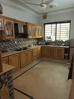 G-10/3 Size 40x80 Ground Floor Separate Gate 3bed 3bath Dring Tvlounge Kitchen