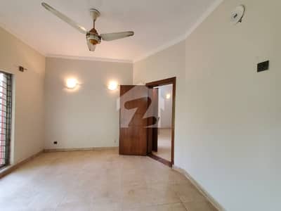 Bahria Town Phase 8 - Awami Villas 5 700 Square Feet House Up For sale