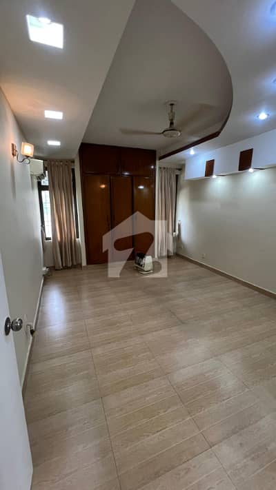 Fully Renovated 10 Marla Apartment 1st Floor, Askari 5 Lahore Fully Renovated 10 Marla Apartment 1st Floor, Askari 5 Lahore