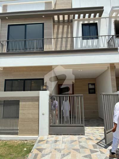 Back Of Main 6 Marla House For Rent In Serene Villas
