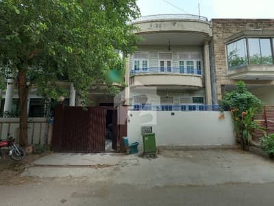 On Excellent Location G-11/1 House Sized 1800 Square Feet