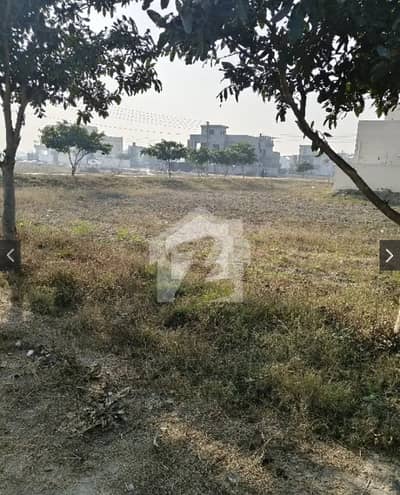 LDA approved good location pol line free near main market main masjid