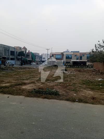60ft Rd 1 Kanal Residential Plot at Prime Location for Sale in Paragon City Barki road Lahore.