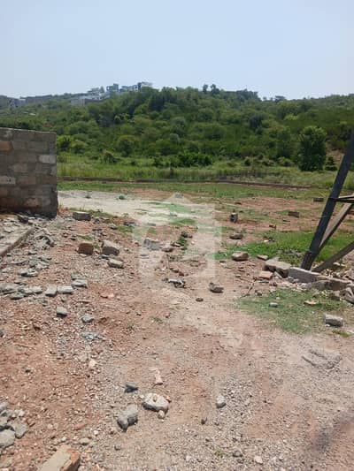 3.5 Marla Plot Available For Sale At Prime Location In Bani Gala