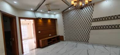 10 Marla New Condition Double Unit 5 Bedrooms House Available For Sale