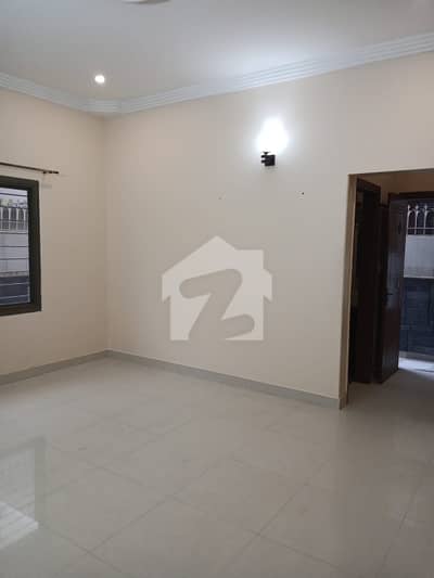 گلشنِ اقبال - بلاک 13 ڈی - 1 گلشنِ اقبال,گلشنِ اقبال ٹاؤن,کراچی میں 10 مرلہ Studio دفتر 1.2 لاکھ میں کرایہ پر دستیاب ہے۔
