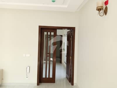 ڈی ایچ اے فیز 5 ڈیفنس (ڈی ایچ اے),لاہور میں 3 کمروں کا 1 کنال بالائی پورشن 1.65 لاکھ میں کرایہ پر دستیاب ہے۔ ڈی ایچ اے فیز 5 ڈیفنس (ڈی ایچ اے),لاہور میں 3 کمروں کا 1 کنال بالائی پورشن 1.65 لاکھ میں کرایہ پر دستیاب ہے۔