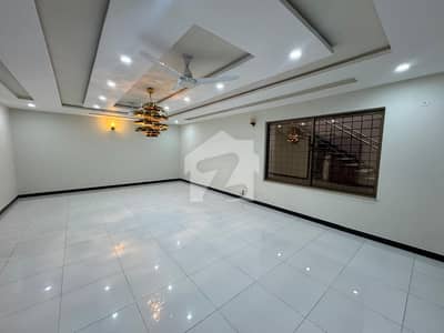 HOUSE FOR SALE SECTOR F 10 SIZE 677 SQUARE YARDS TOP LOCATION