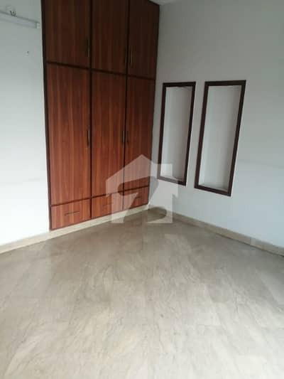 10 Upper Portion Available For Rent Wapda Town Phase 1 Block E2