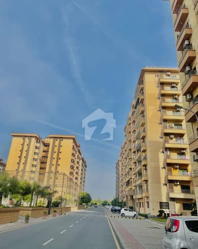 Near To Park Good Condition Apartment For Sale