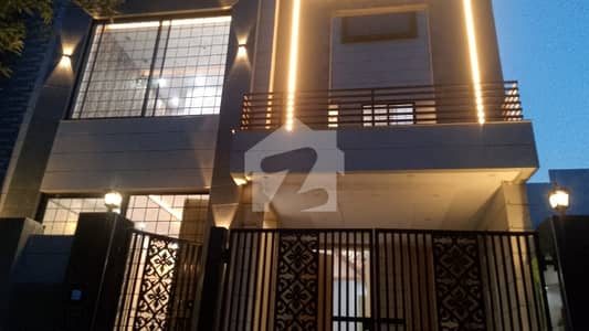 بحریہ آرچرڈ لاہور میں 3 کمروں کا 5 مرلہ مکان 1.75 کروڑ میں برائے فروخت۔
