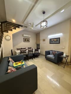 8 MARLA BRAND NEW HOUSE FOR SALE