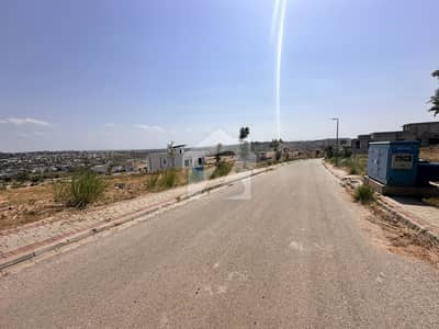 Ready plot possession with in few months