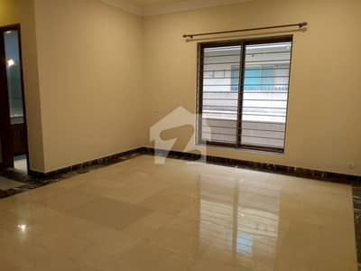 F-10 20 Marla House Up For Rent F-10 20 Marla House Up For Rent