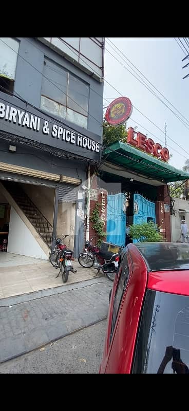 کوئنزروڈ لاہور میں 6 مرلہ Studio دکان 3.5 لاکھ میں کرایہ پر دستیاب ہے۔