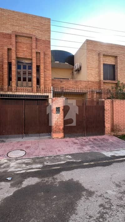 11 marla double storey house for sale in Shah Rukne Alam Coloney Multan