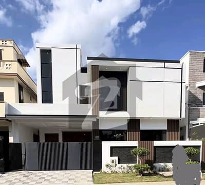 10 Marla Brand New Beautiful House 10 Marla Brand New Beautiful House