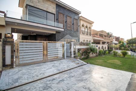 10-Marla Slightly Used House For Sale at Hot Location Near Park Commercial