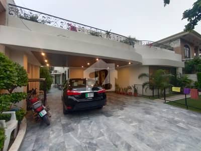 1 KANAL UPPER PORTION AVAILABLE FOR RENT IN DHA PHASE 1 1 KANAL UPPER PORTION AVAILABLE FOR RENT IN DHA PHASE 1