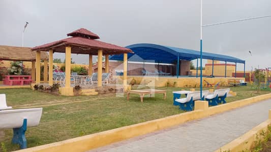کراچی موٹروے کراچی میں 2 کمروں کا 7 کنال فارم ہاؤس 5.65 کروڑ میں برائے فروخت۔