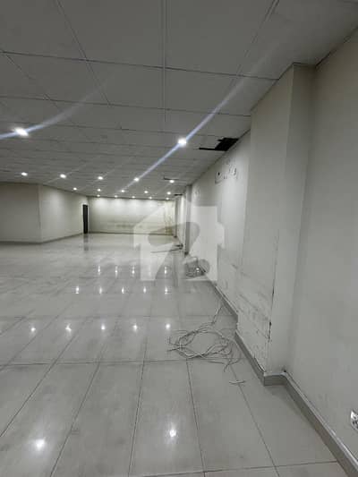 مری روڈ راولپنڈی میں 4 مرلہ Studio دفتر 75.0 ہزار میں کرایہ پر دستیاب ہے۔
