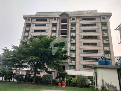 Superb & Open View 12 Marla 4 Bed Well maintained Flat (Imported fittings ) On 5th Floor For Sale | Facing Park | Askari 11 Sector B Lahore