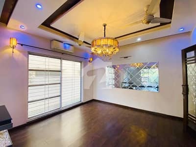 Upper Portion Modern For Rent Separate Gate Hot Location Upper Portion Modern For Rent Separate Gate Hot Location