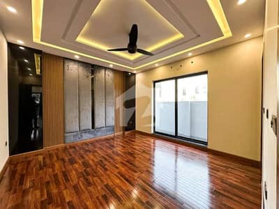 Upper Portion Modern For Rent Separate Gate Hot Location Upper Portion Modern For Rent Separate Gate Hot Location