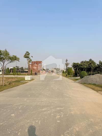 4.5 MARLA RESIDENTIAL PLOT FOR SALE ON PRIME LOCATION, SADAAT COLLEGE TOWN NEAR COLLEGE ROAD LAHORE. 4.5 MARLA RESIDENTIAL PLOT FOR SALE ON PRIME LOCATION, SADAAT COLLEGE TOWN NEAR COLLEGE ROAD LAHORE.