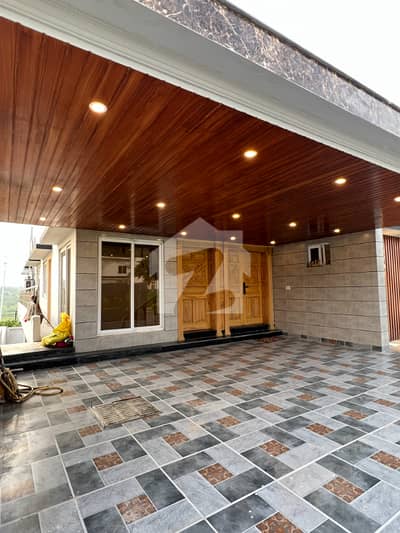 SEPRATE DESIGNER HOUSE AVAILABLE NEAR MCDONADLS ROUNT ABOUT