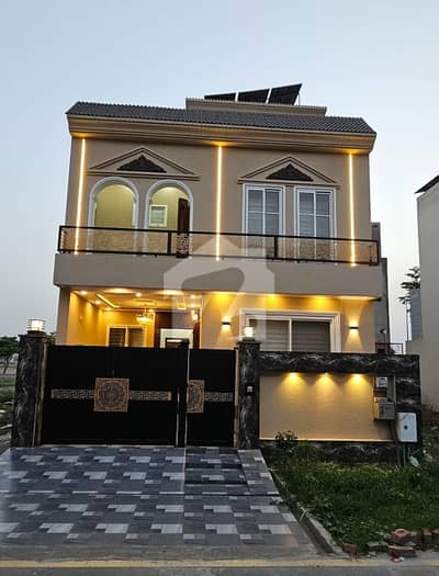 On Excellent Location 5 Marla House For sale In Gujranwala