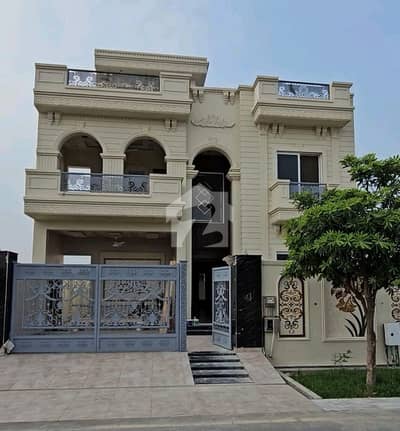 رائل پام سٹی ۔ بلاک سی رئیل پام سٹی,ایمن آباد موڑ,گوجرانوالہ میں 5 کمروں کا 10 مرلہ مکان 4.5 کروڑ میں برائے فروخت۔