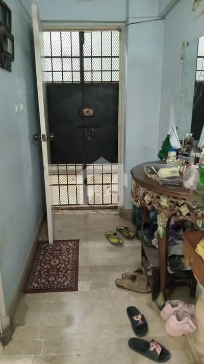 گلشنِ اقبال ٹاؤن کراچی میں 2 کمروں کا 4 مرلہ فلیٹ 99.75 لاکھ میں برائے فروخت۔