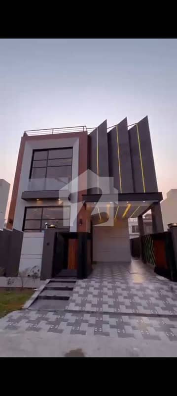 ڈی ایچ اے 9 ٹاؤن ڈیفنس (ڈی ایچ اے),لاہور میں 3 کمروں کا 5 مرلہ مکان 3.45 کروڑ میں برائے فروخت۔ ڈی ایچ اے 9 ٹاؤن ڈیفنس (ڈی ایچ اے),لاہور میں 3 کمروں کا 5 مرلہ مکان 3.45 کروڑ میں برائے فروخت۔