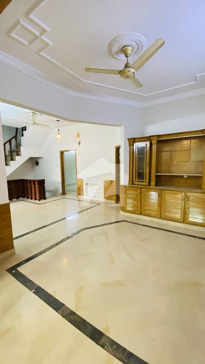 Beautiful 4Bed Double Unit House Available For Sale Ideal Location F11-3 Beautiful 4Bed Double Unit House Available For Sale Ideal Location F11-3