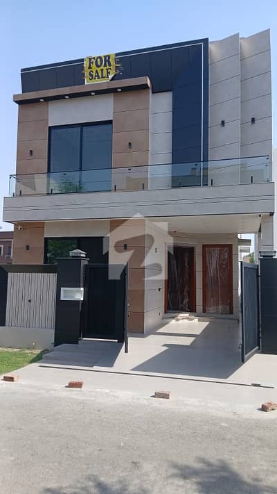 Luxurious Brand new 5 marla house for sale Luxurious Brand new 5 marla house for sale