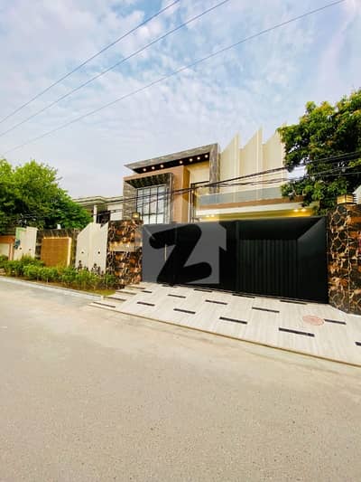 1 karnal Luxurious Double Story House for Sale  Near to Multan   Boson Road Shalimar Metro station walking distance commercial road   Vvip location