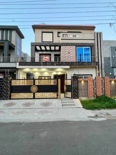 10 Marla House Available For Sale on Investors Rate -Central Park Housing Scheme Lahore. 10 Marla House Available For Sale on Investors Rate -Central Park Housing Scheme Lahore.
