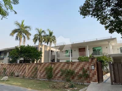 1 KANAL ELEGANT AND FULLY MAINTAINED BUNGALOW IS AVAILABLE IN THE BEST BLOCK OF DHA LAHORE.