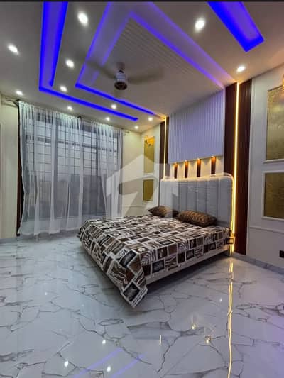 10 Marla Beautiful Luxury House At Prime Location Of Bahria Town Lahore