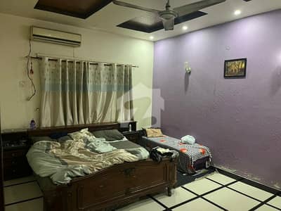 ازمیر ٹاؤن لاہور میں 5 کمروں کا 10 مرلہ مکان 1.5 لاکھ میں کرایہ پر دستیاب ہے۔