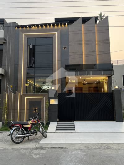 5 Marla Beautiful House For Sale In Central Park Housing Society Lahore