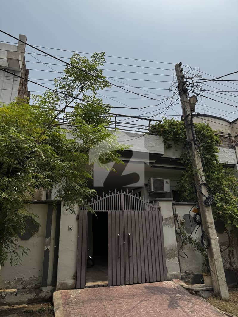 عمر پارک سرگودھا میں 3 کمروں کا 6 مرلہ مکان 2.3 کروڑ میں برائے فروخت۔ عمر پارک سرگودھا میں 3 کمروں کا 6 مرلہ مکان 2.3 کروڑ میں برائے فروخت۔