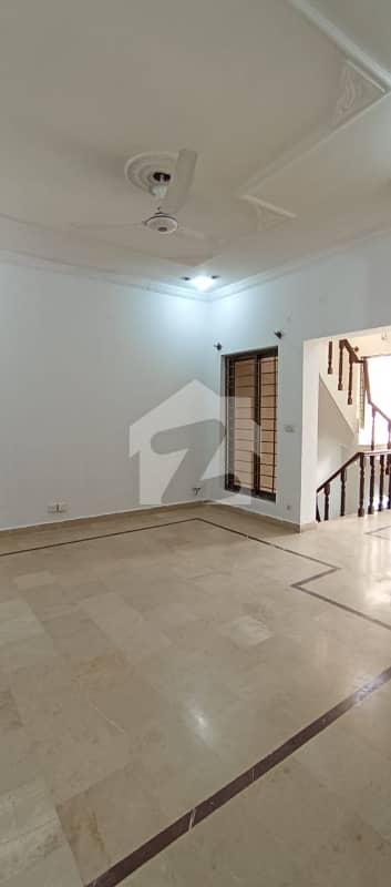 E-11 Out Class Location Full House For Rent E-11 Out Class Location Full House For Rent