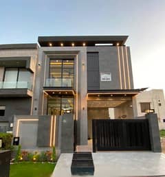 5 MARLA BRAND NEW ULTRA MODERN HOUSE FOR SALE NEAR TO PARK