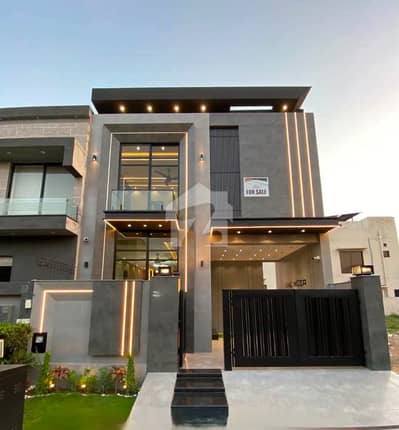 5 MARLA BRAND NEW ULTRA MODERN HOUSE FOR SALE NEAR TO PARK